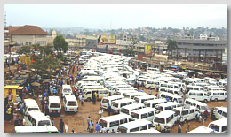 Kampala, Old Taxi Park - zum Vergr��ern clicken!
